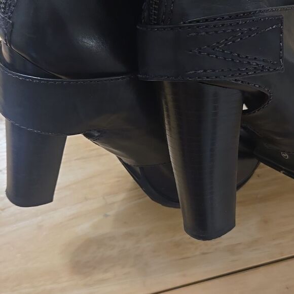 Alexander McQueen Leather Lace Up  Boots - Picture 8 of 16